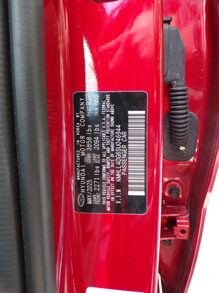 Certified 2025 Hyundai Elantra SE FWD image 34