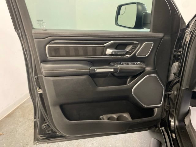 Used 2023 RAM 1500 Laramie AWD/4WD image 17