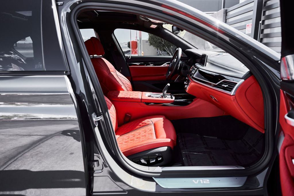 Used 2022 BMW M760i xDrive w/ Luxury Rear Seating Package image 27