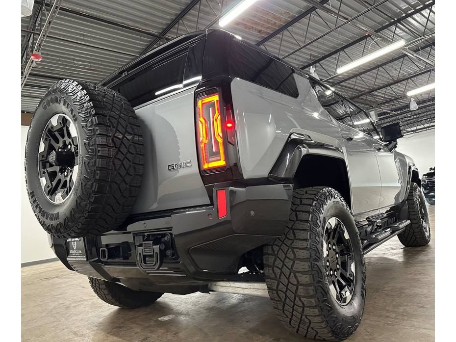 Used 2024 GMC Hummer EV 2X w/ Extreme Off-Road Package AWD/4WD image 13