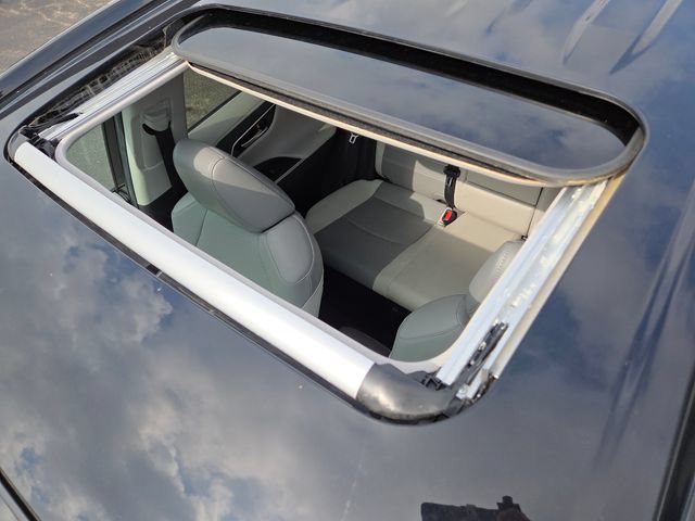 Used 2024 Toyota RAV4 Limited AWD/4WD image 3