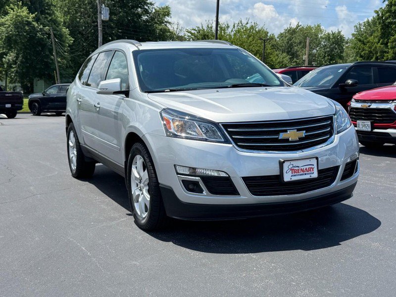 Used 2017 Chevrolet Traverse LT w/ Style and Technology Package FWD video 2