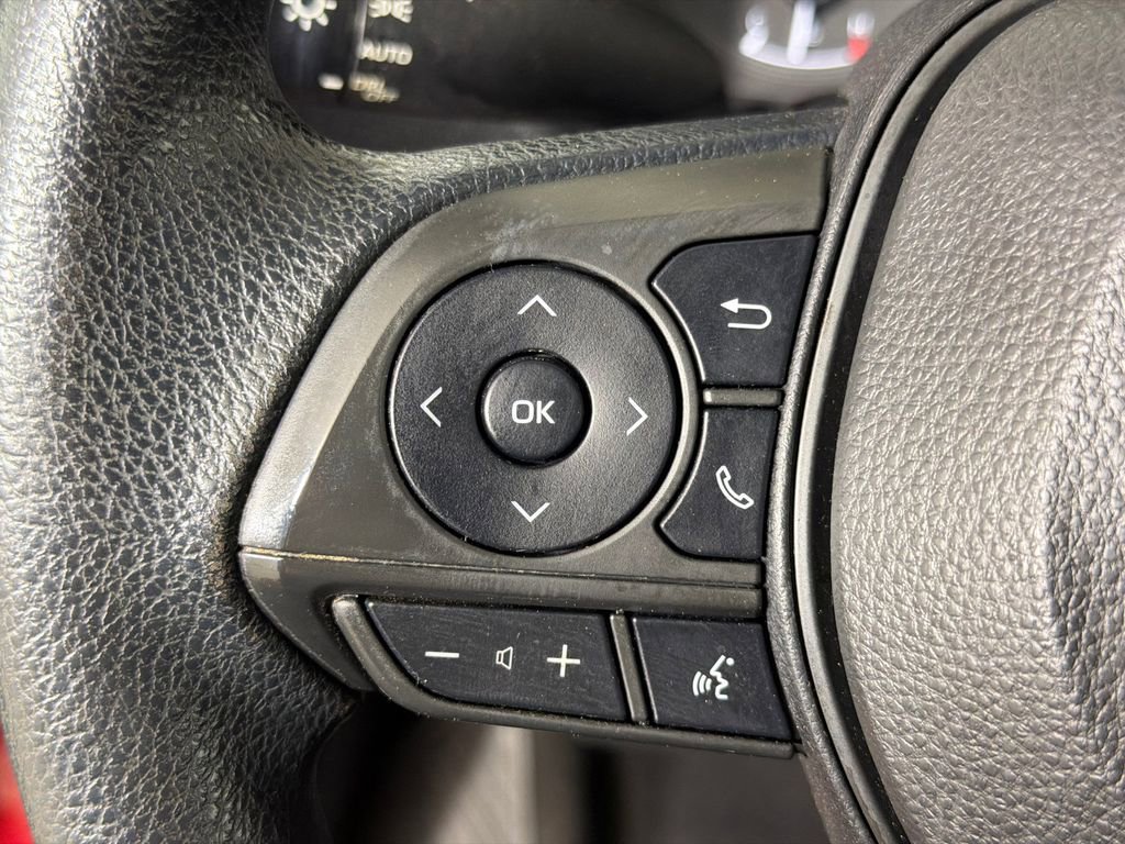 Used 2021 Toyota Corolla LE image 24