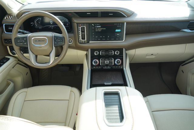 Used 2023 GMC Yukon Denali w/ Max Trailering Package AWD/4WD image 12