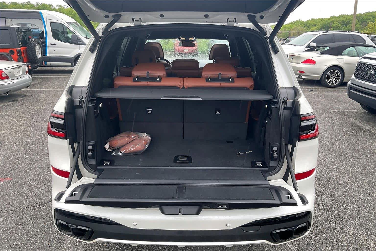 Used 2024 BMW X7 M60i w/ M Sport Professional Package AWD/4WD image 36