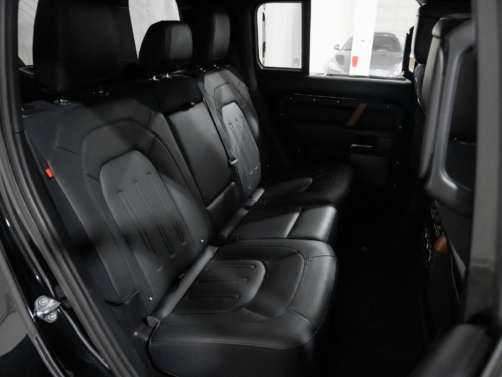 Used 2020 Land Rover Defender 110 X AWD/4WD image 31