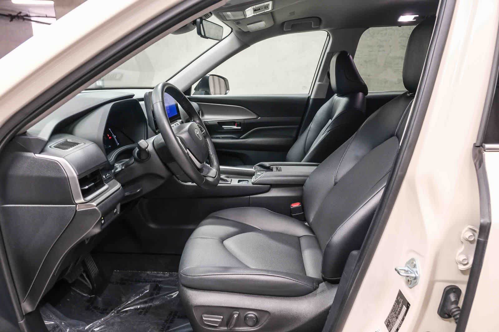 Used 2024 Toyota Grand Highlander FWD image 25