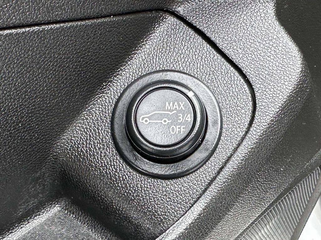 Used 2023 GMC Terrain SLE w/ Driver Convenience Package image 20