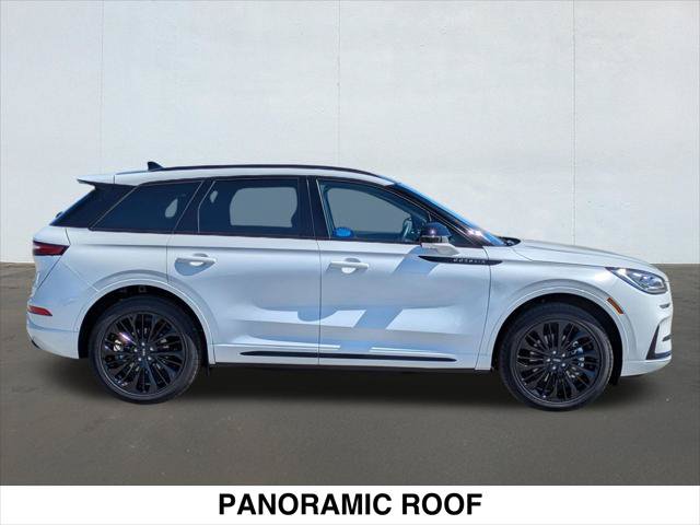 Used 2025 Lincoln Corsair Grand Touring w/ Equipment Group 302A AWD/4WD image 6