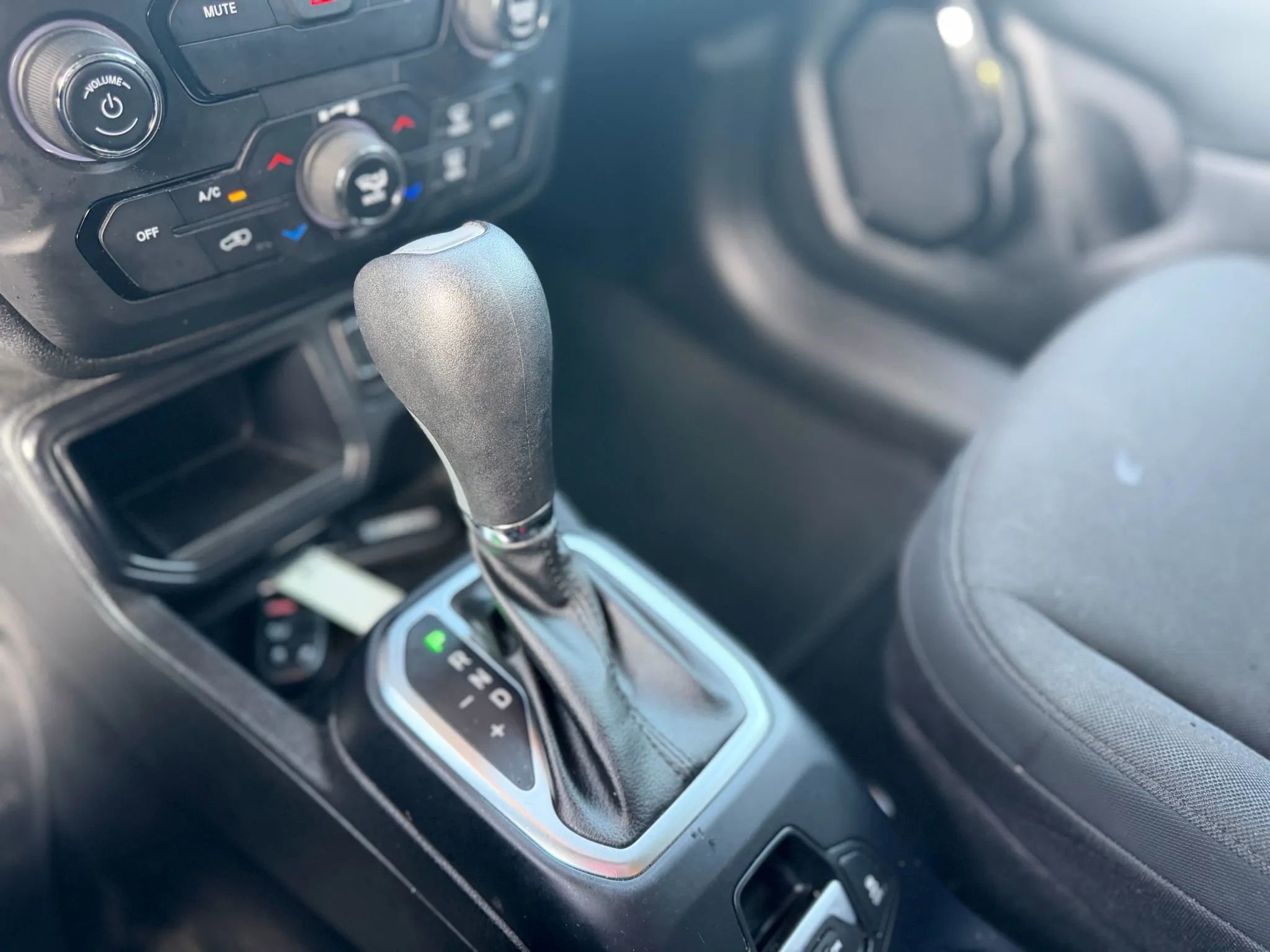 Used 2019 Jeep Renegade Altitude w/ Quick Order Package 2XM image 21