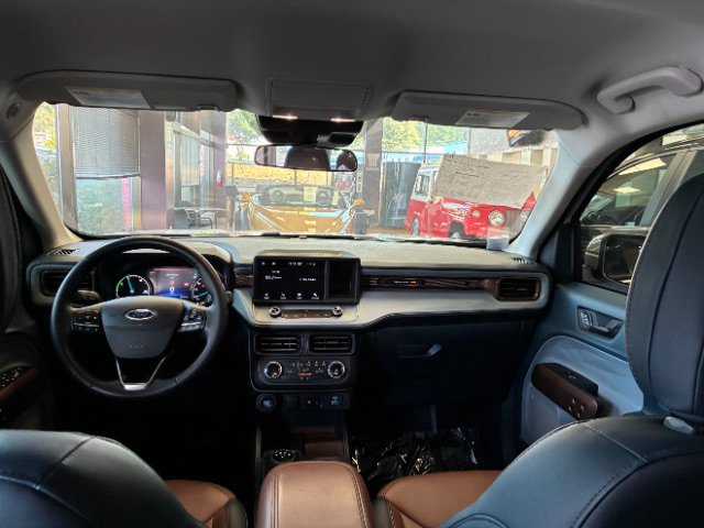 Used 2023 Ford Maverick Lariat FWD image 30