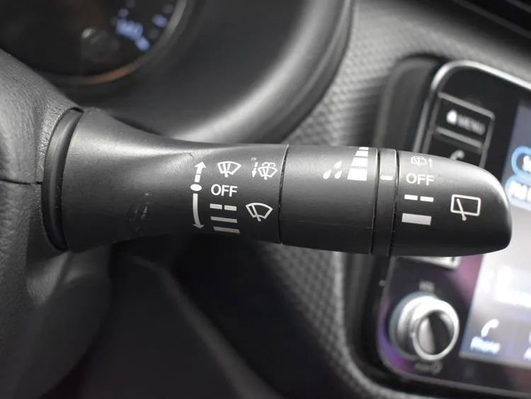 Used 2024 Nissan Kicks SV FWD image 25