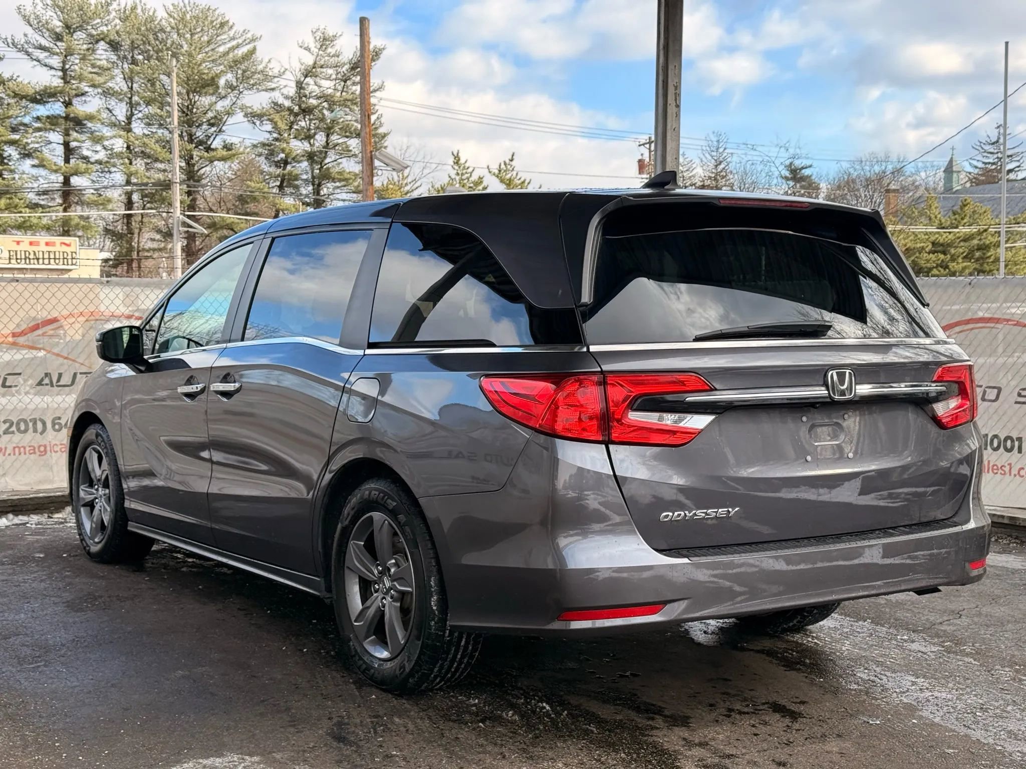 Used 2024 Honda Odyssey EX image 9