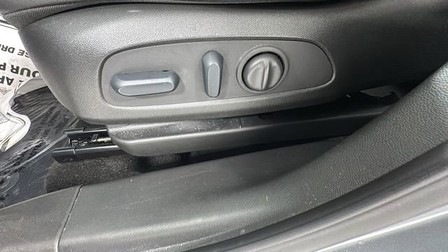 Used 2023 Buick Encore GX Select w/ Sport Touring Package image 11