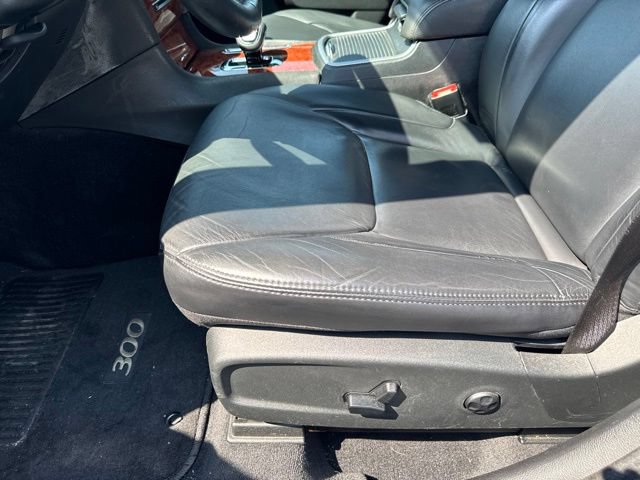 Used 2014 Chrysler 300 RWD image 16