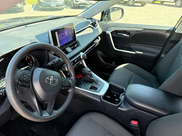 Used 2025 Toyota RAV4 XLE AWD/4WD image 15