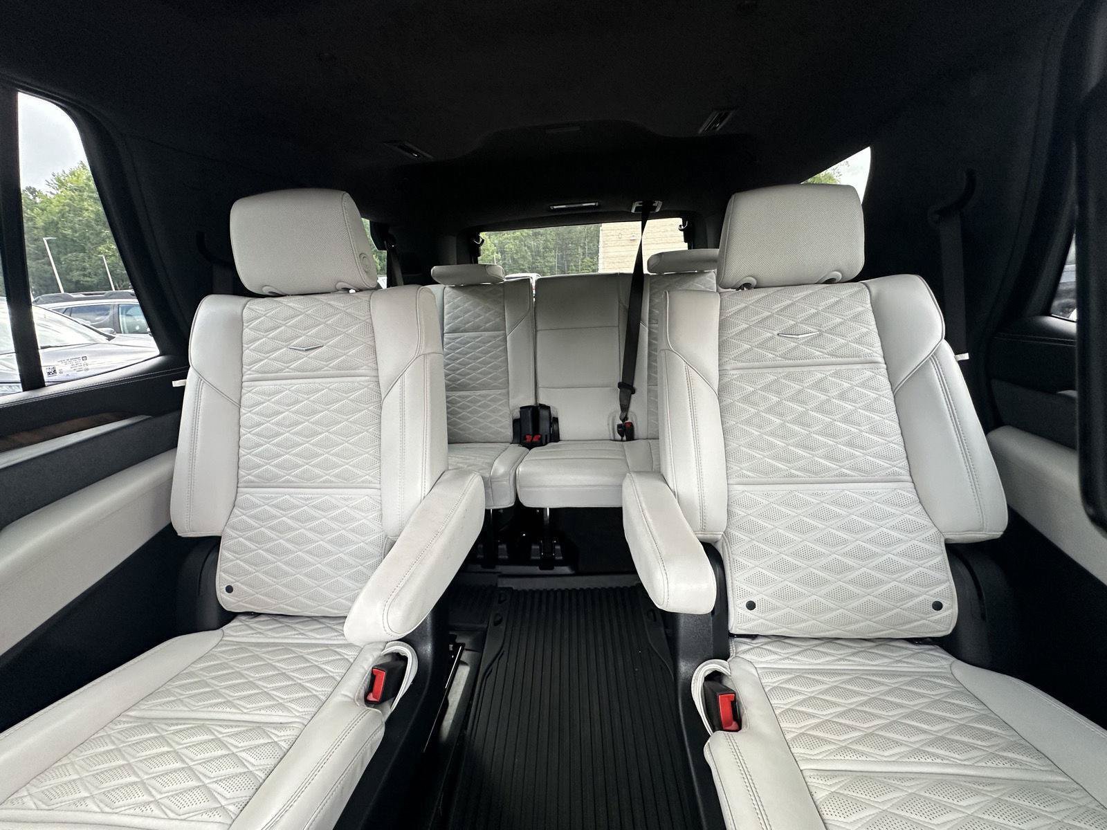 Used 2025 Cadillac Escalade Sport Platinum w/ LPO, ONYX Package AWD/4WD image 12