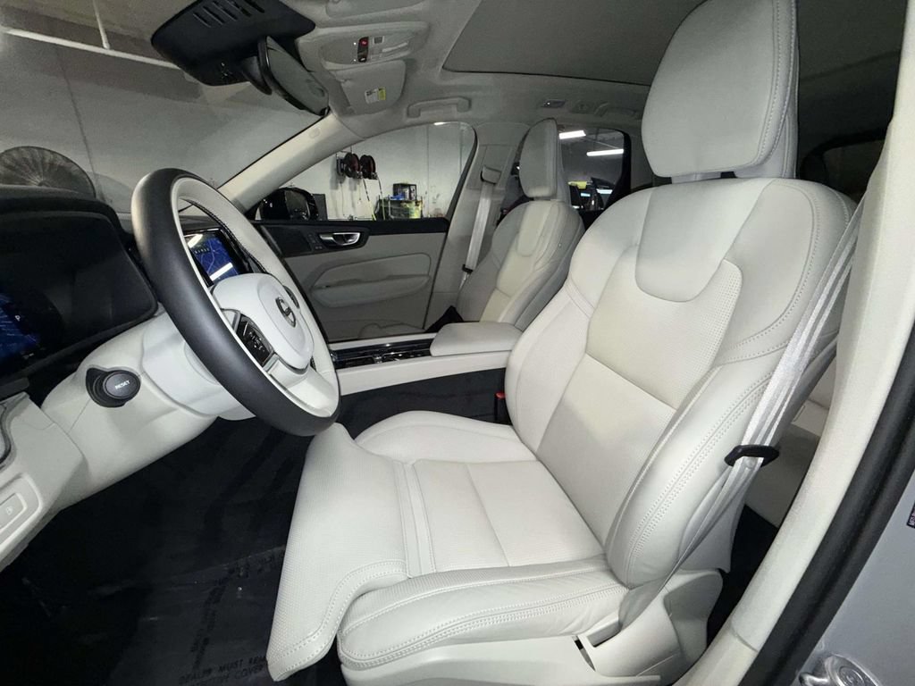 Used 2025 Volvo XC60 T8 Ultra w/ Protection Package Premier AWD/4WD image 2