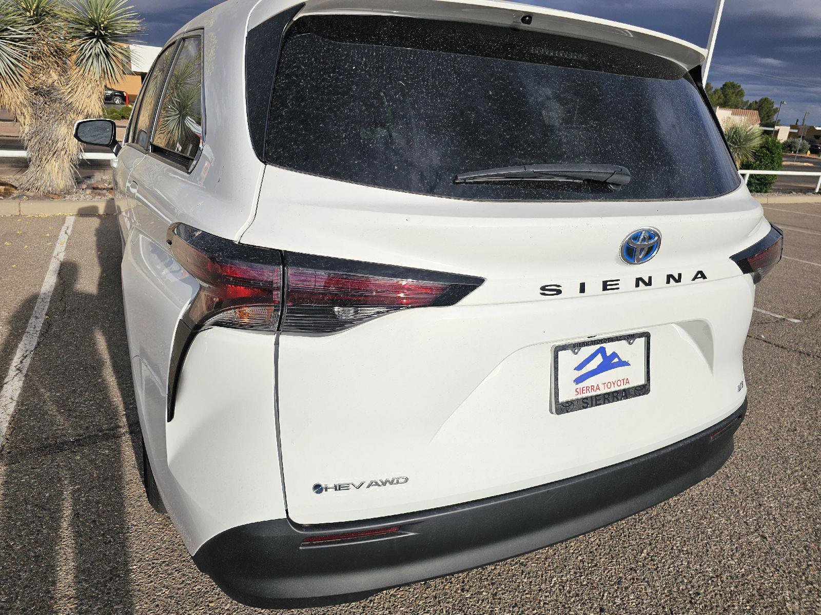 Used 2025 Toyota Sienna LE image 12