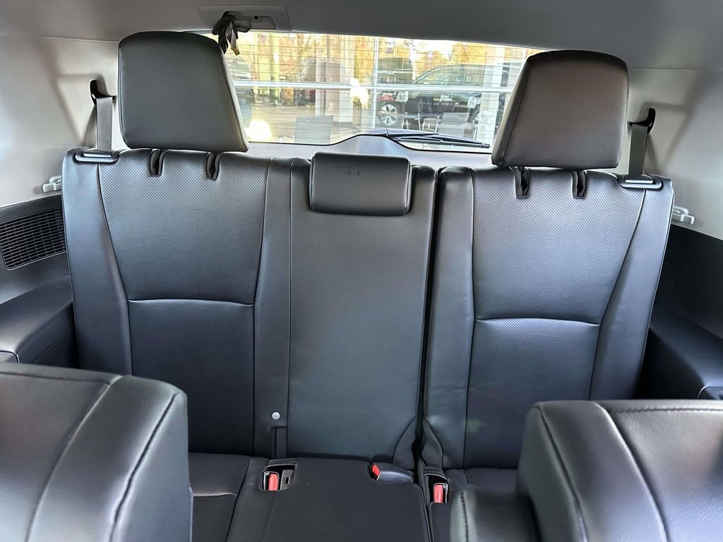 Used 2024 Toyota Grand Highlander Limited image 12