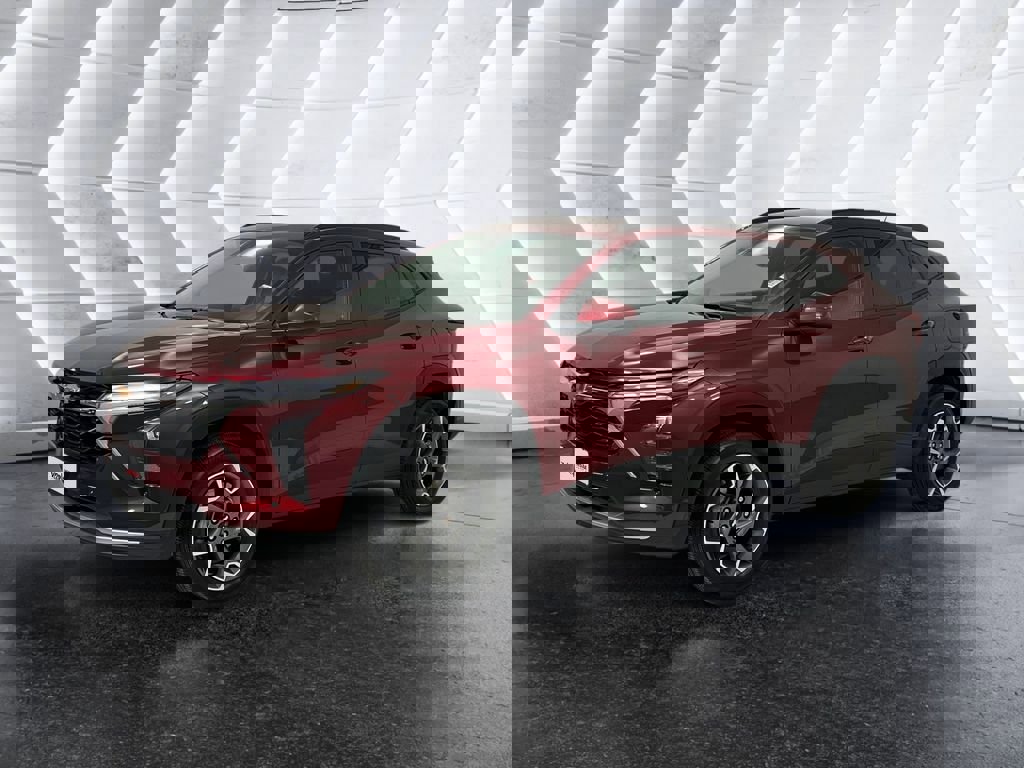 Used 2025 Chevrolet Trax LT w/ LT Convenience Package image 3