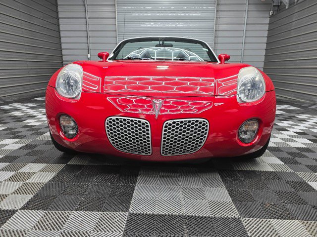 Used 2006 Pontiac Solstice Convertible w/ Premium Package RWD image 4