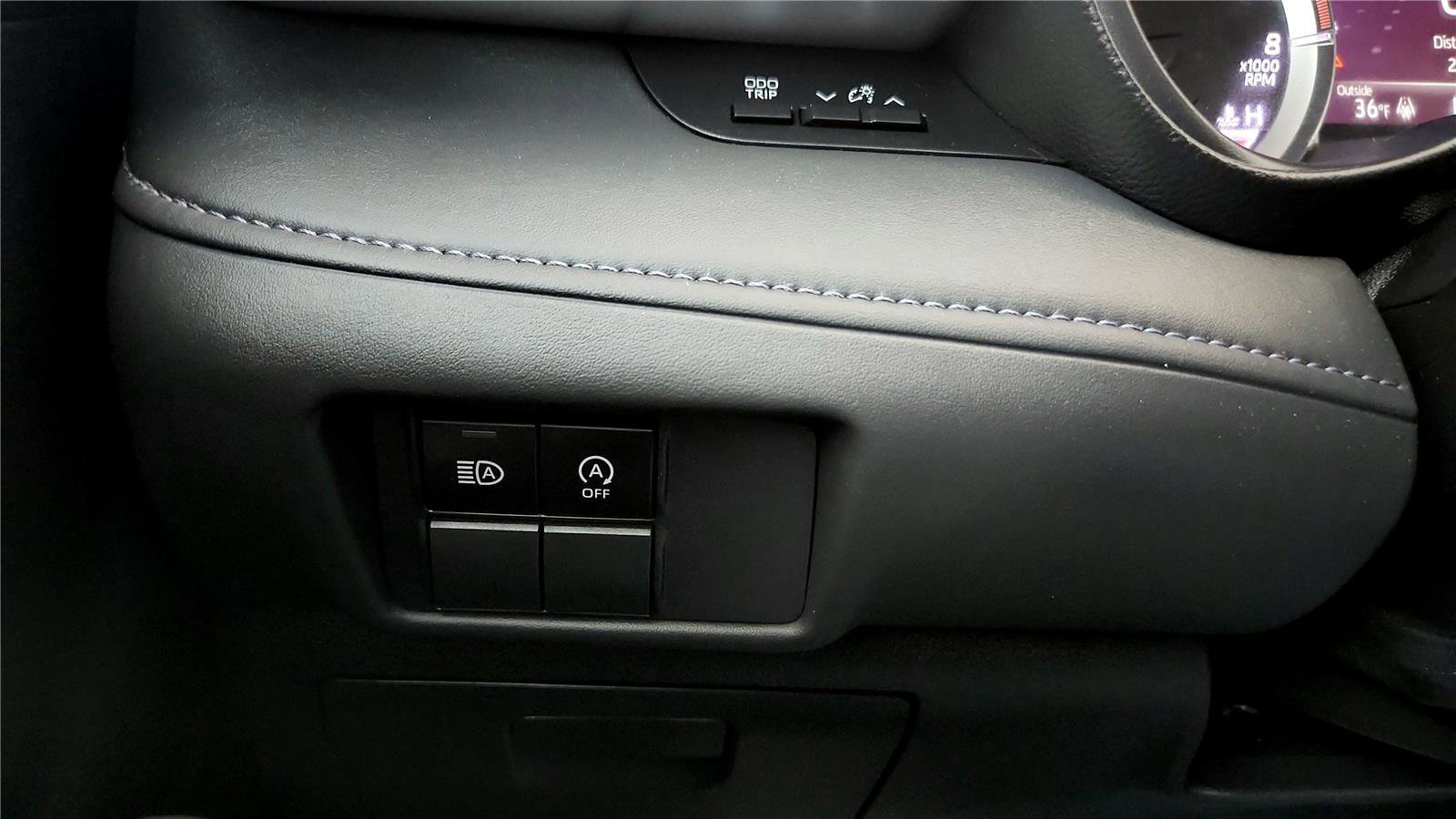 Certified 2023 Toyota Highlander L image 32