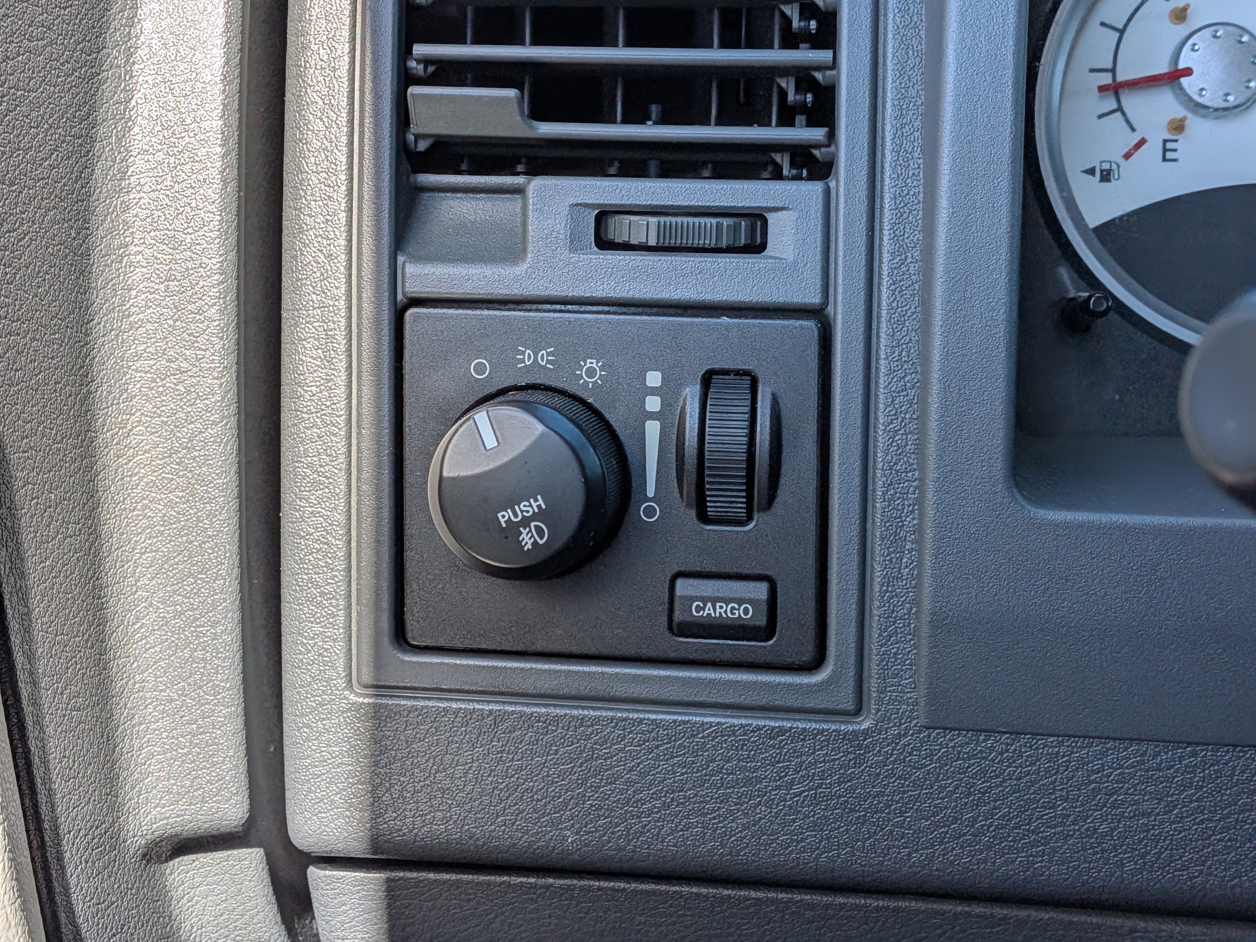 Used 2006 Dodge Dakota SLT image 24