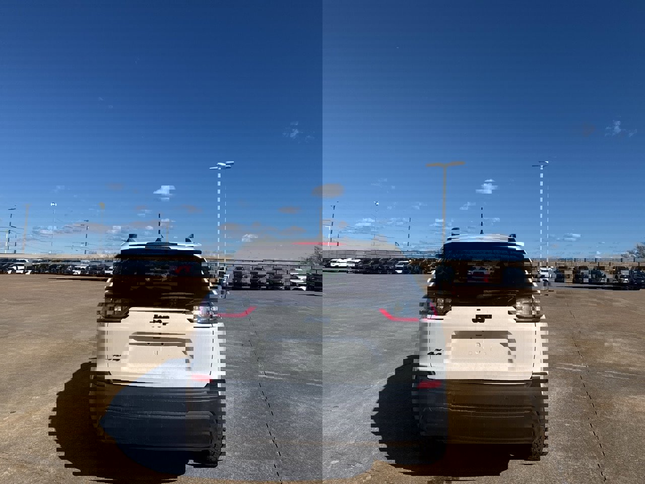 Used 2020 Jeep Cherokee Latitude Plus image 7