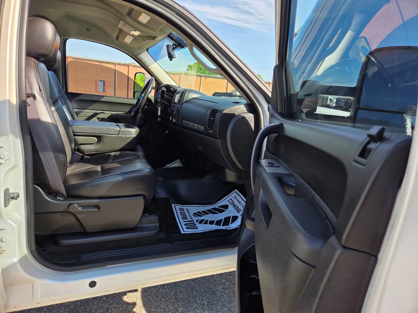 Used 2011 Chevrolet Silverado 1500 LT w/ All-Star Edition AWD/4WD image 14