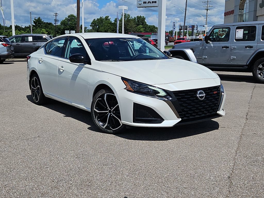 Used 2025 Nissan Altima 2.5 SR AWD/4WD image 32