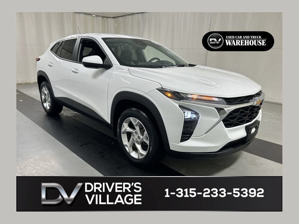 Used 2024 Chevrolet Trax LS w/ LS Convenience Package FWD image 1