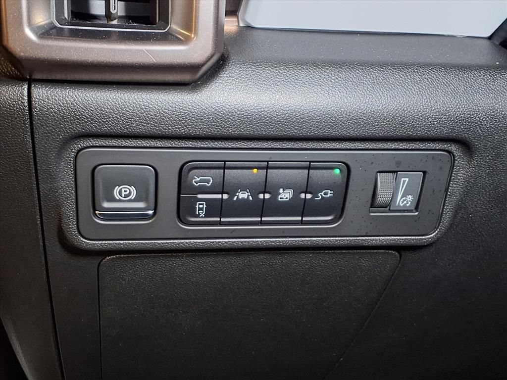 Used 2025 GMC Hummer EV 2X AWD/4WD image 12