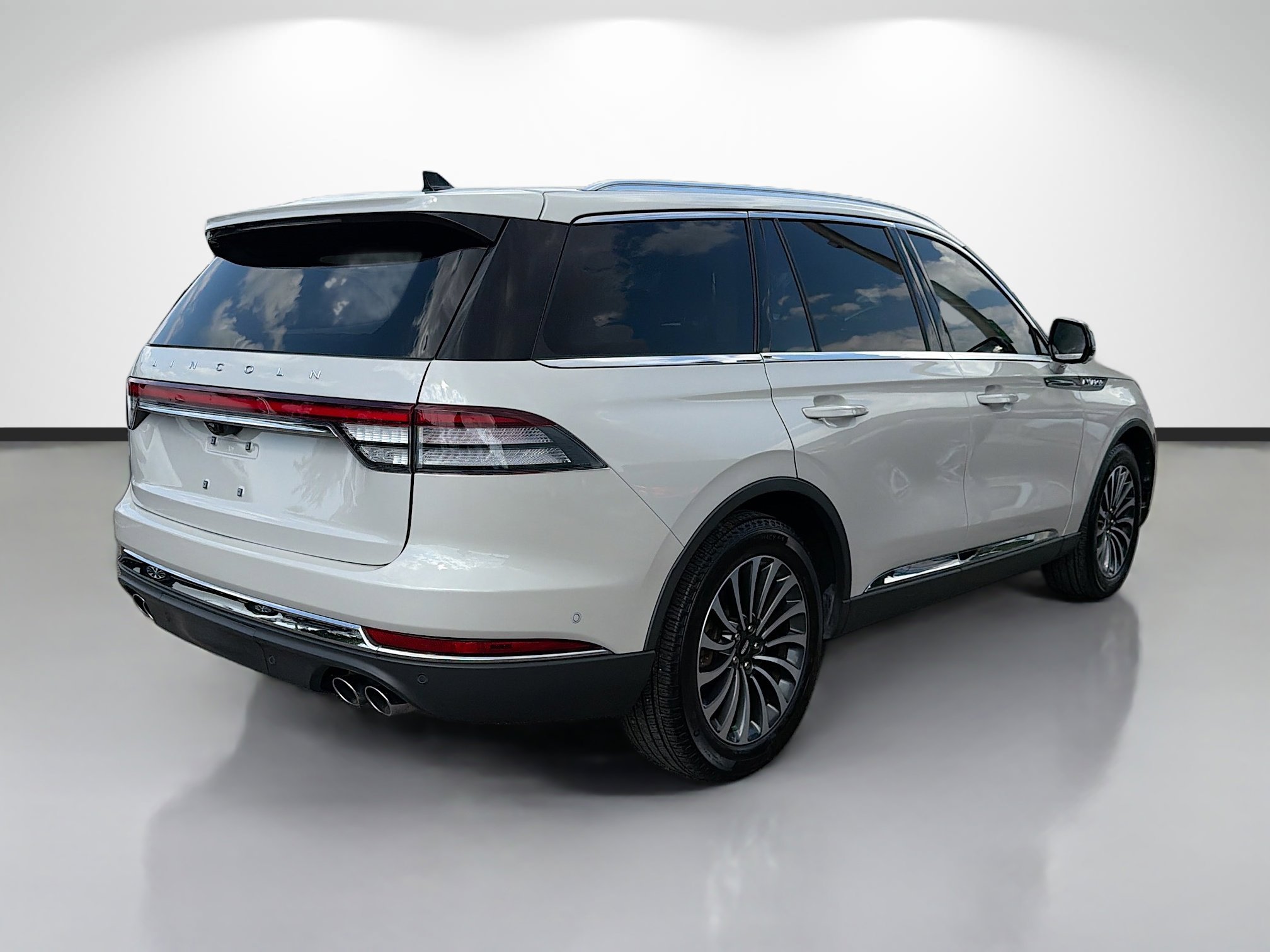 Used 2024 Lincoln Aviator Reserve w/ Equipment Group 201A RWD image 5