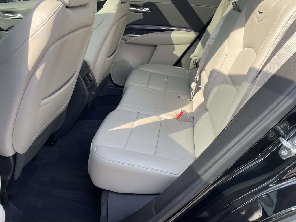 Certified 2023 Cadillac XT4 Luxury image 12