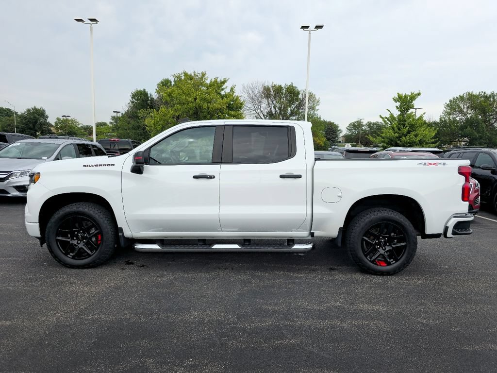 Certified 2022 Chevrolet Silverado 1500 RST w/ Redline Edition AWD/4WD image 11