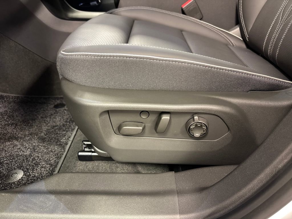 New 2026 Buick Envision Avenir image 23