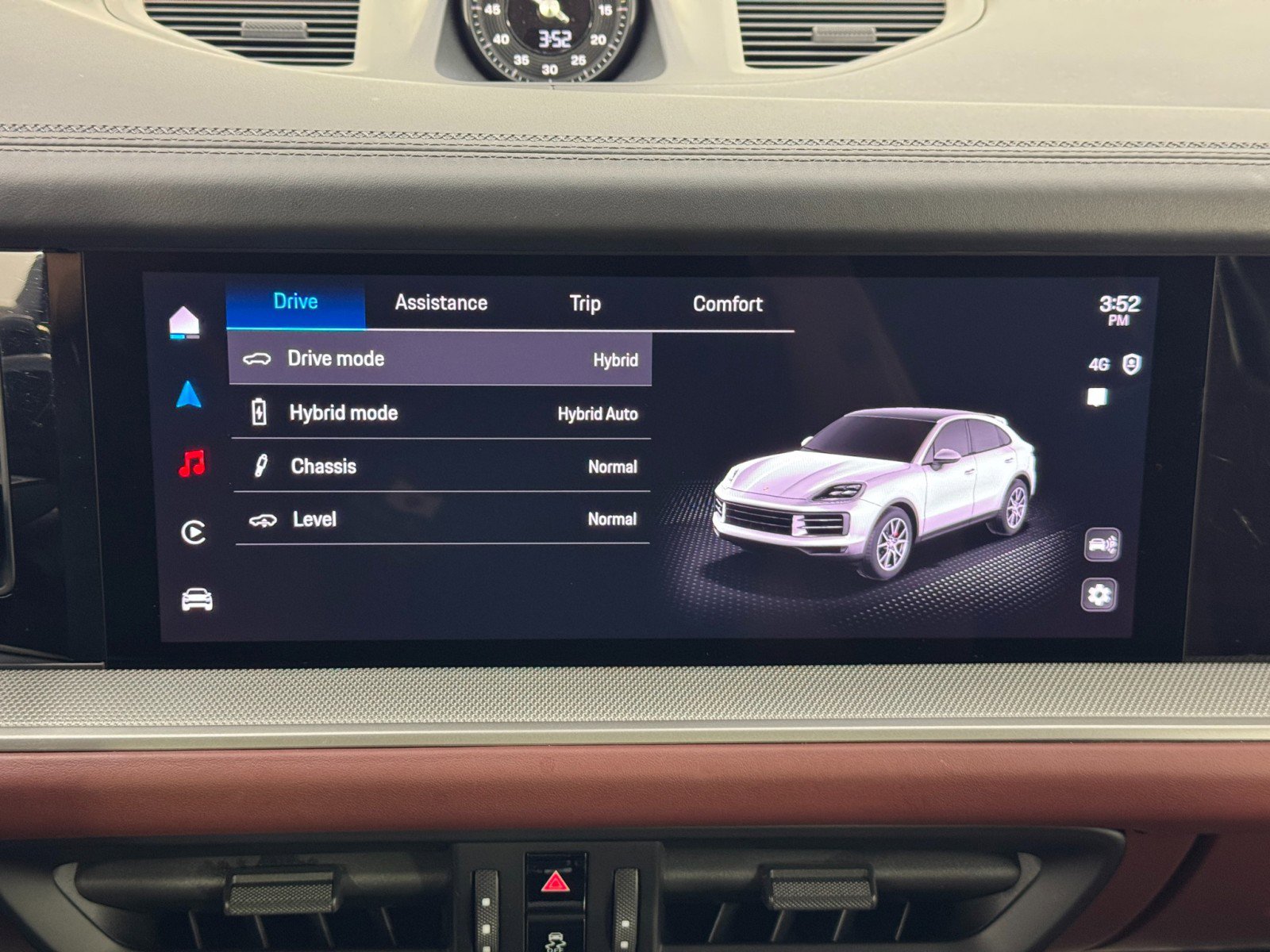 Used 2025 Porsche Cayenne S image 30