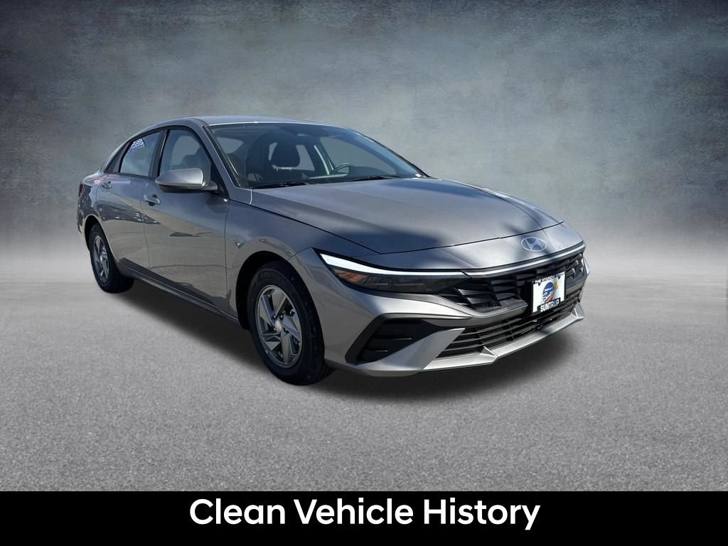 Used 2026 Hyundai Elantra SE FWD image 9