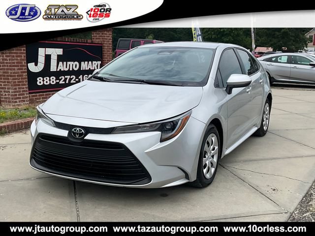 Used 2025 Toyota Corolla LE FWD image 3