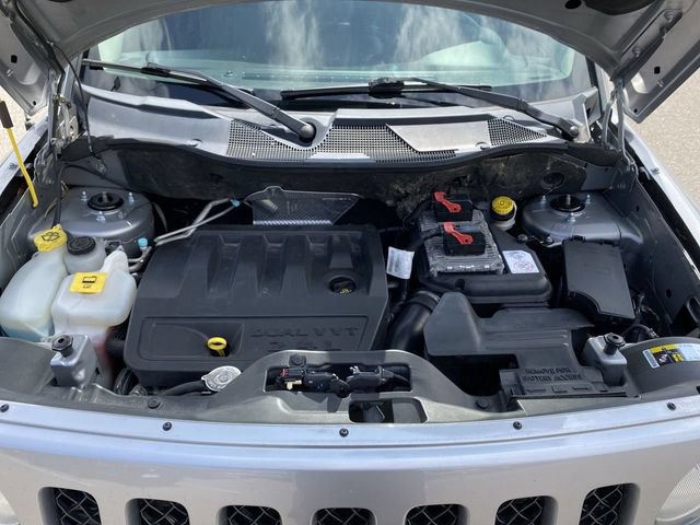 Used 2016 Jeep Patriot Latitude AWD/4WD image 26