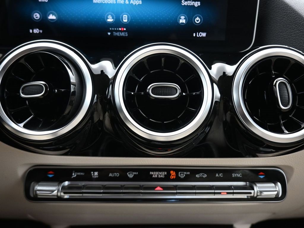 Used 2021 Mercedes-Benz GLA 250 4MATIC image 22