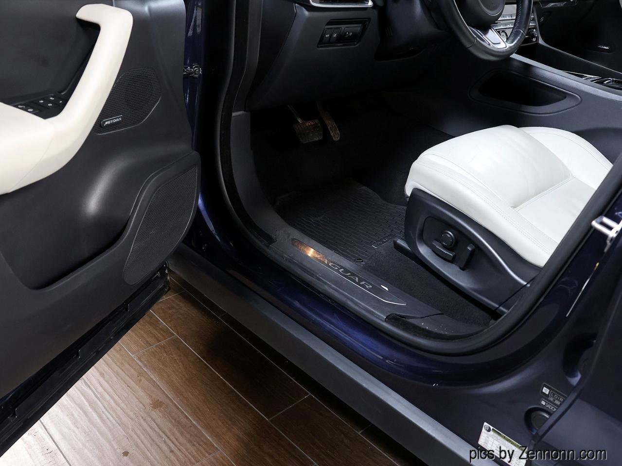 Used 2018 Jaguar F-PACE Prestige image 28