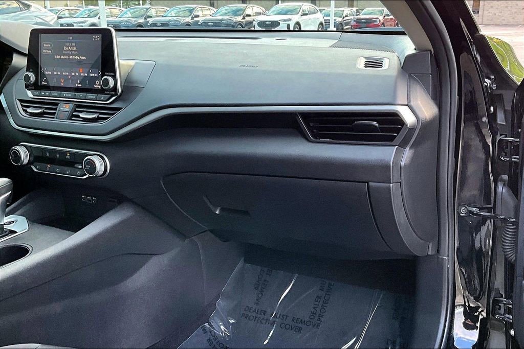 Used 2025 Nissan Altima 2.5 S FWD image 15