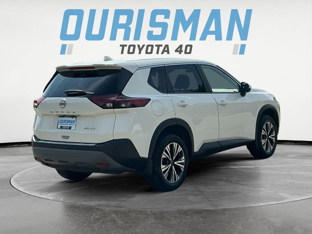 Used 2023 Nissan Rogue SV image 6