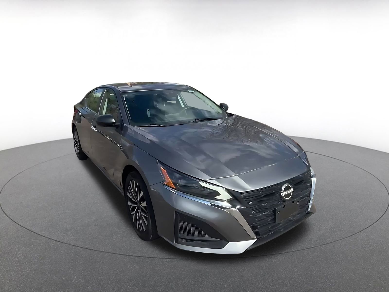 Used 2025 Nissan Altima 2.5 SV FWD image 3