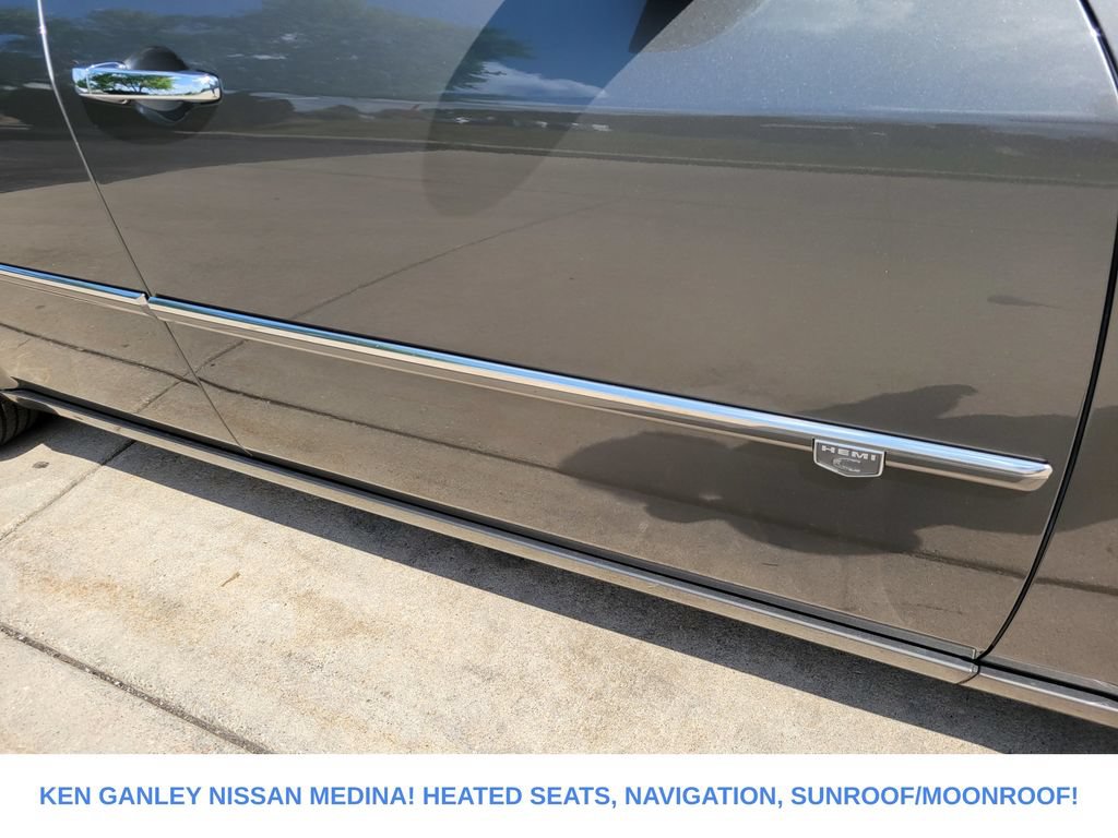 Used 2009 Chrysler 300 C RWD image 13