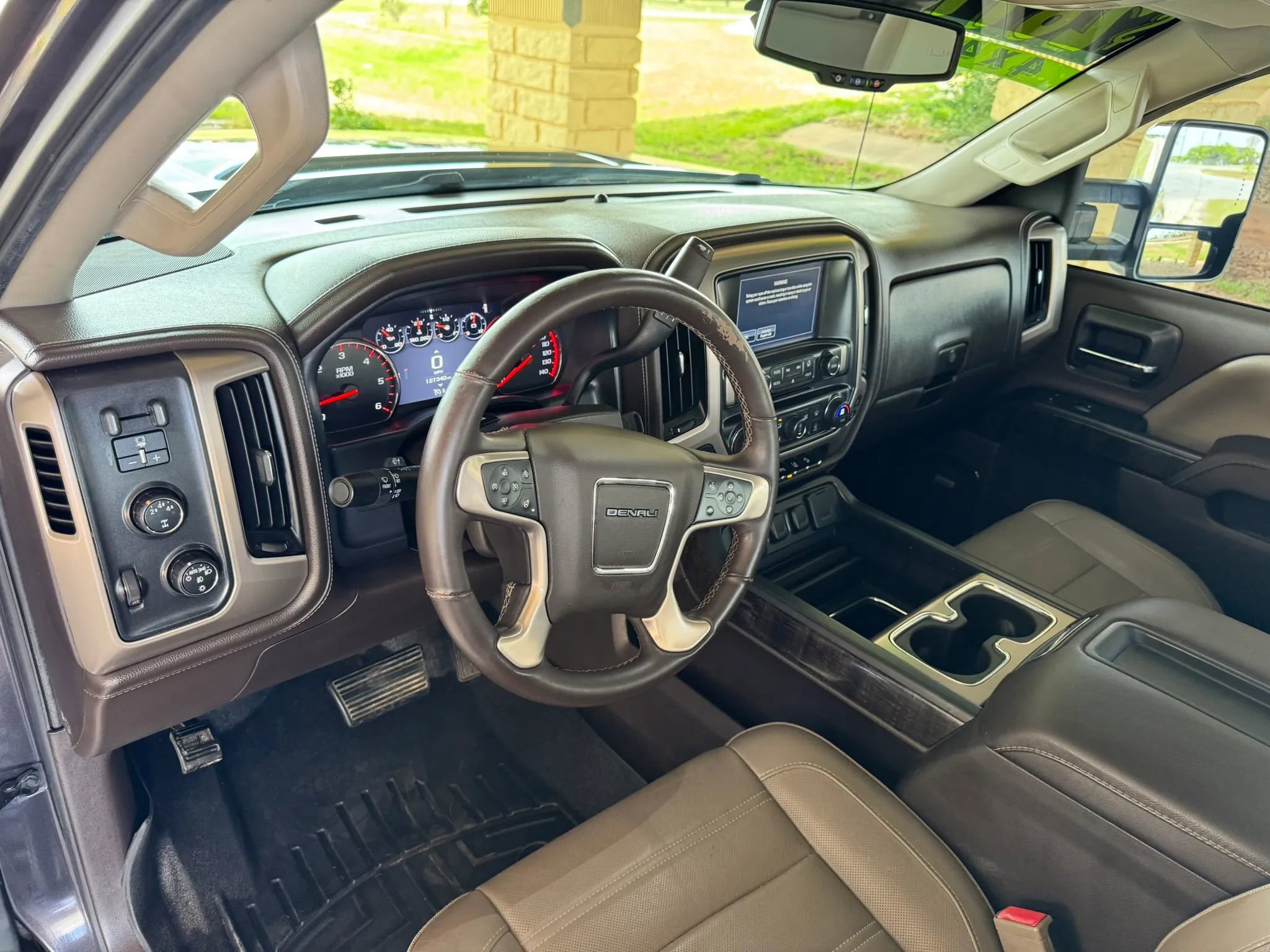 Used 2015 GMC Sierra 2500 Denali w/ Driver Alert Package image 11