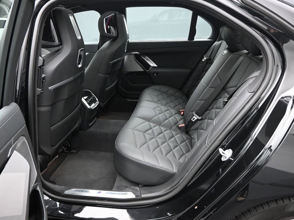 Used 2025 BMW 740i image 18