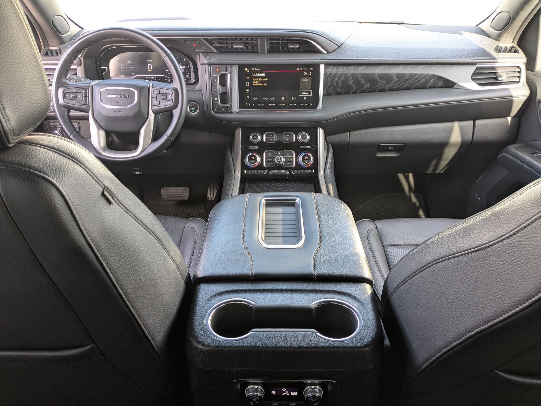 Used 2023 GMC Yukon Denali image 34